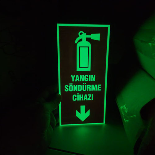 Fosforlu Lumen Yangın Söndürme Cihazı uyarı levhası