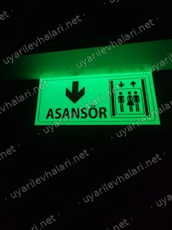 Fosforlu asansör yönlendirme levhası