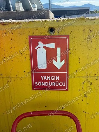 Yangın söndürücü yer gösterme levhası