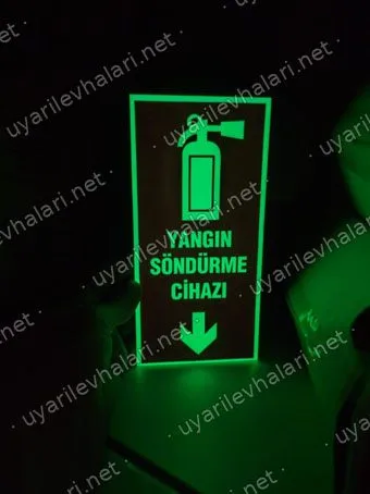 Karanlıkta parlayan fosforlu yangın söndürme cihazı levhası
